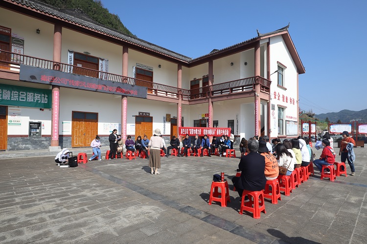 小图FEC3BD1E54139DD3F36BF5F8F946AC29.jpg