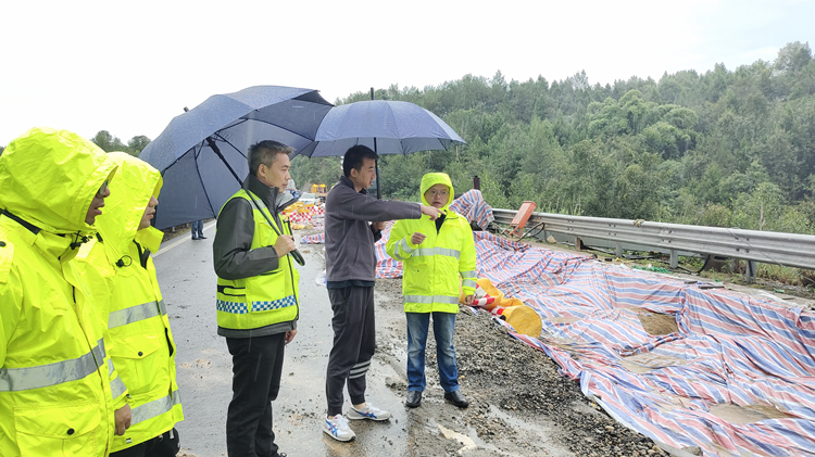 10.6+绵遂米兰官方端网站登录入口_米兰online(中国)
+绵遂米兰官方端网站登录入口_米兰online(中国)
成德南米兰官方端网站登录入口_米兰online(中国)
总经理王雪岭对K193+100(遂绵向)现场检查_副本.jpg