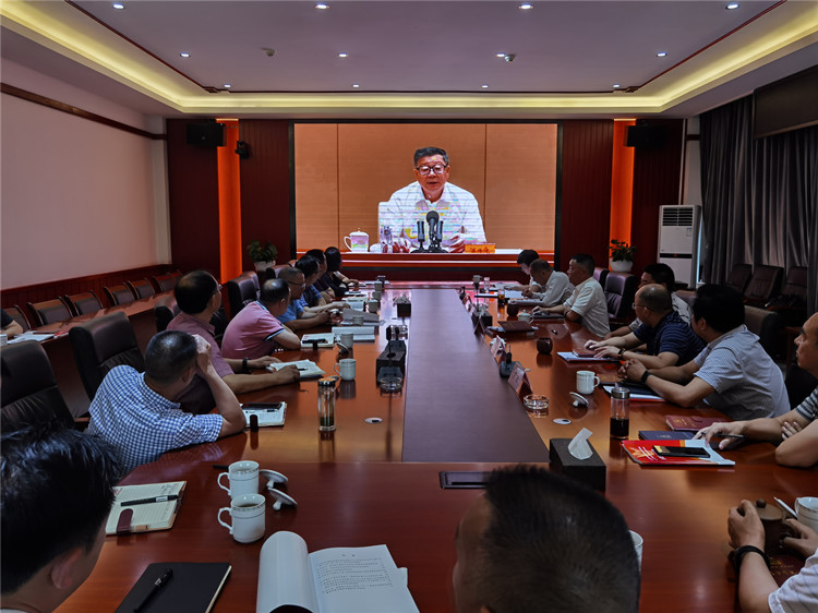 雅西米兰官方端网站登录入口_米兰online(中国)
党委中心组集中学习总书记“七一”重要讲话精神观看聆听专家专题宣讲视频2_副本.jpg