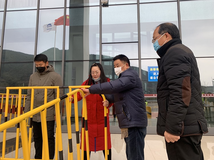 米兰官方端网站登录入口_米兰online(中国)
党委书记、董事长于天才慰问冕宁服务区并指导服务区试运营期间的相关工作4.JPG